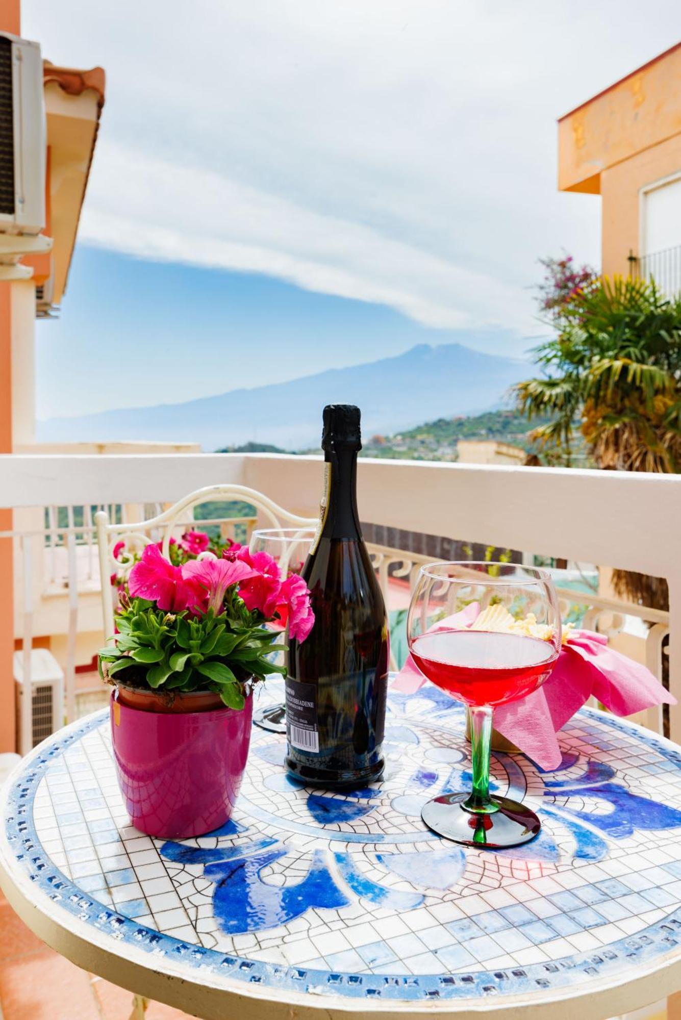 Casa Vacanze Marilyn Taormina Exterior photo